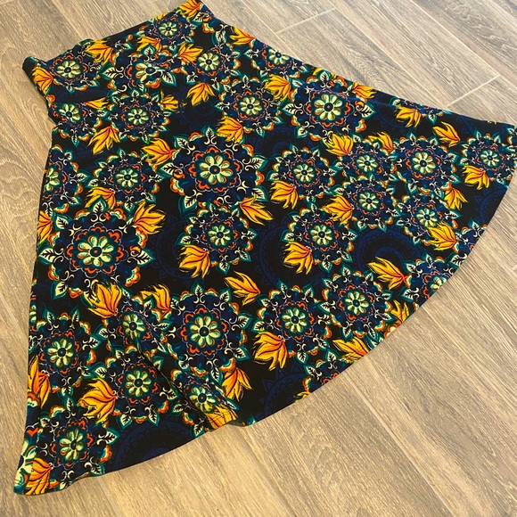 LulaRoe Floral Skirt 🌻🍂 C2 Size Med